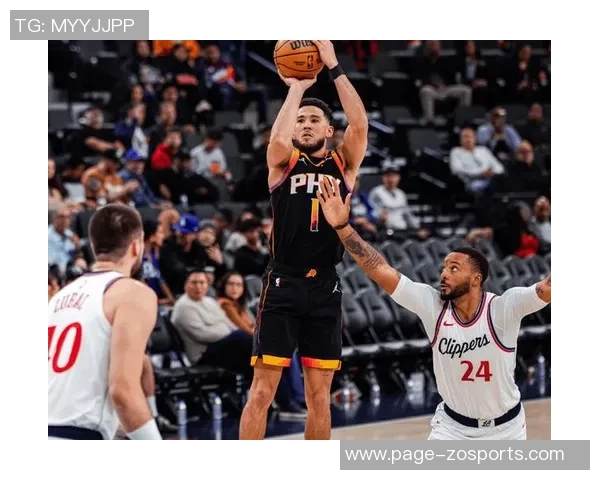 布克追身三分命中却遭裁判无视3加1机会球队分差扩大至20分以上